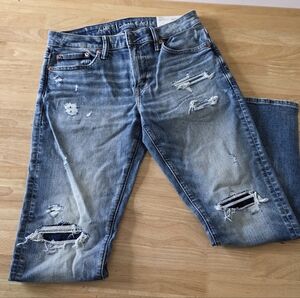 American Eagle Outfitters  Distressed Skinny Jeans